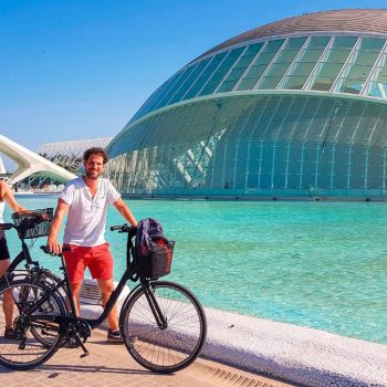 Fietsen naar Ciudad de las Artes y las Ciencias