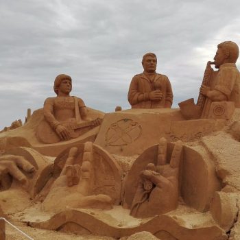 Ook de zandscolpture is een bezoek waard