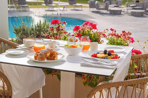 Frühstück im luxuriösen La Coluccia auf Sardinien