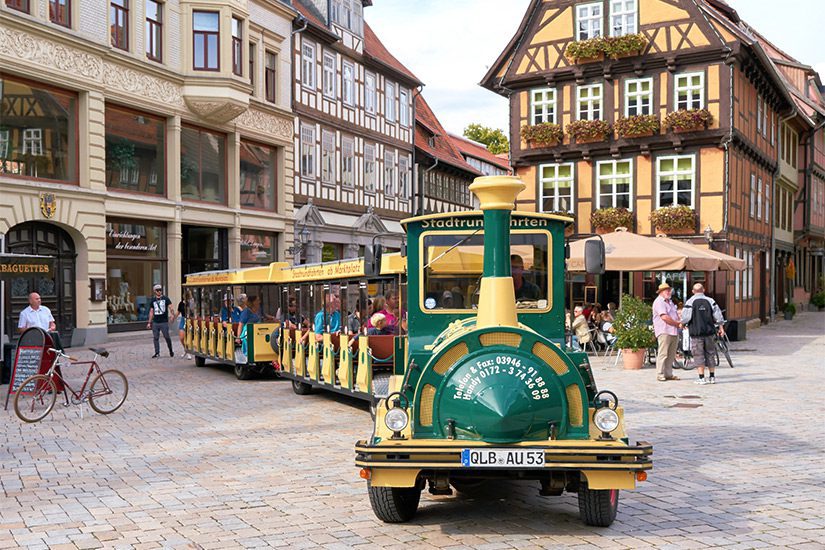 Touristenzug in Quedlinburg