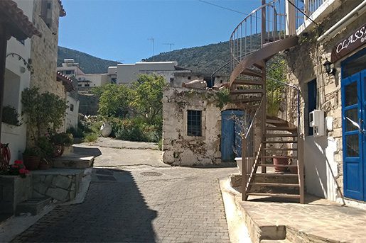 Straßen mit Tavernen in Koutouloufari