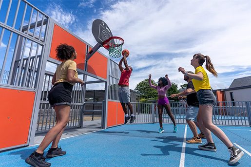 Basketball spielen auf dem Campingplatz Le Ranolien